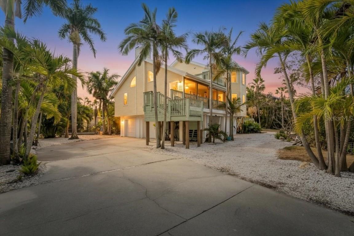 1015 Bayshore Dr., Terra Ceia, FL 34250