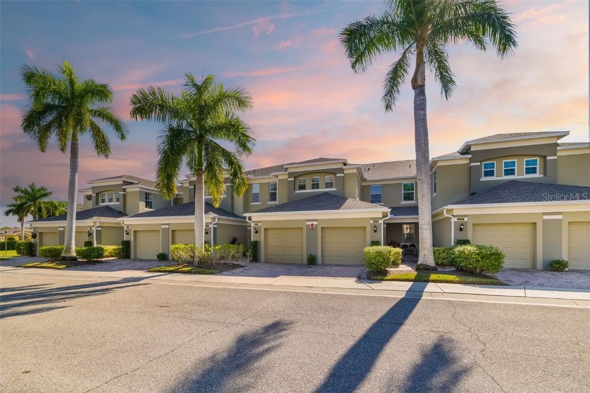 8727 Karpeal Dr. #1005, Sarasota, FL 34238