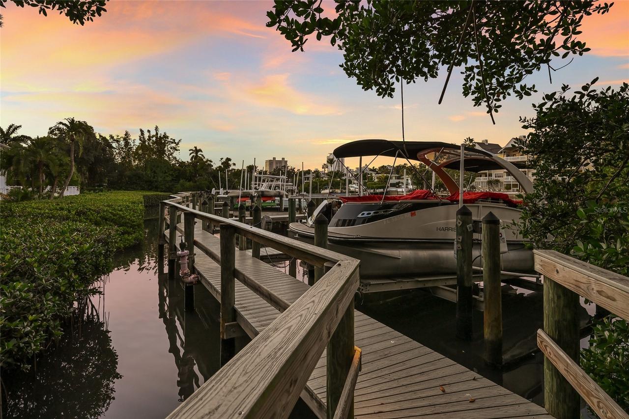 1749 Lincoln Park Cir., Sarasota, FL 34236