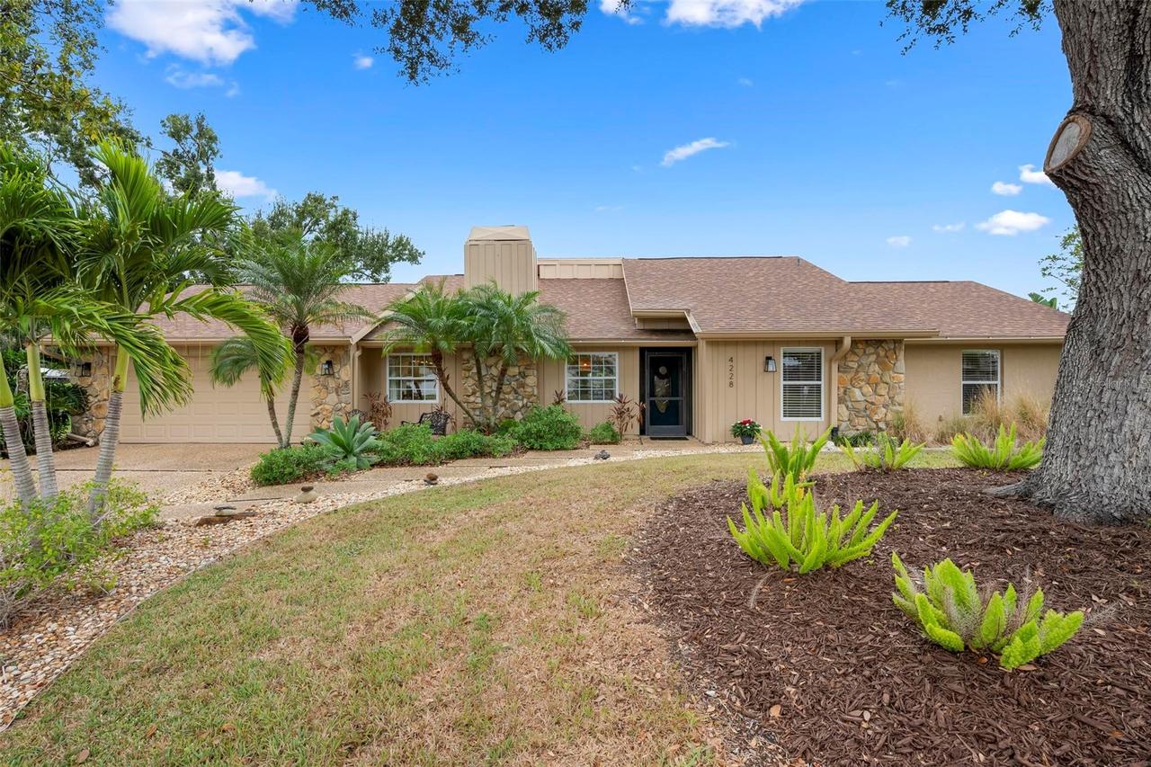 4228 Francis Bacon Ln., Sarasota, FL 34241
