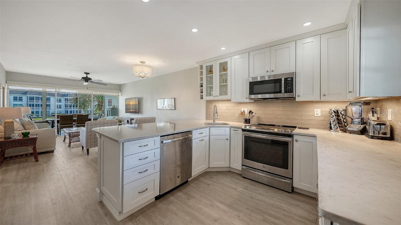 4370 Chatham Dr. #204, Longboat Key, FL 34228