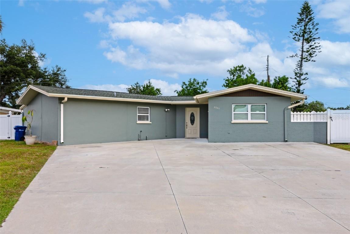 3281 Dante Dr., Sarasota, FL 34235