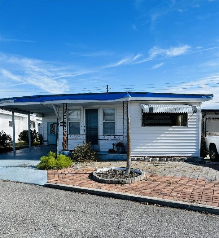 6605 Connecticut St., Bradenton, FL 34207