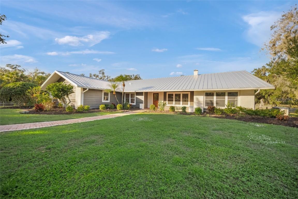 7042 Saddle Creek Cir., Sarasota, FL 34241