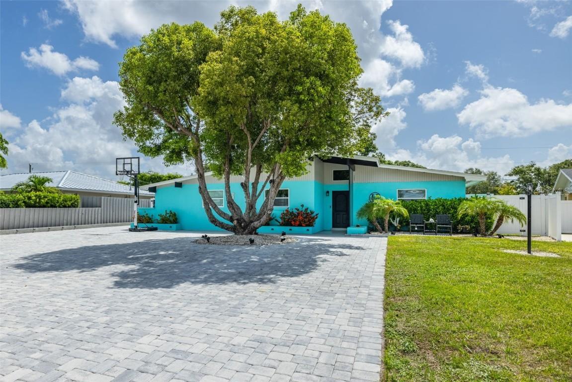 3407 29th St., Bradenton, FL 34205