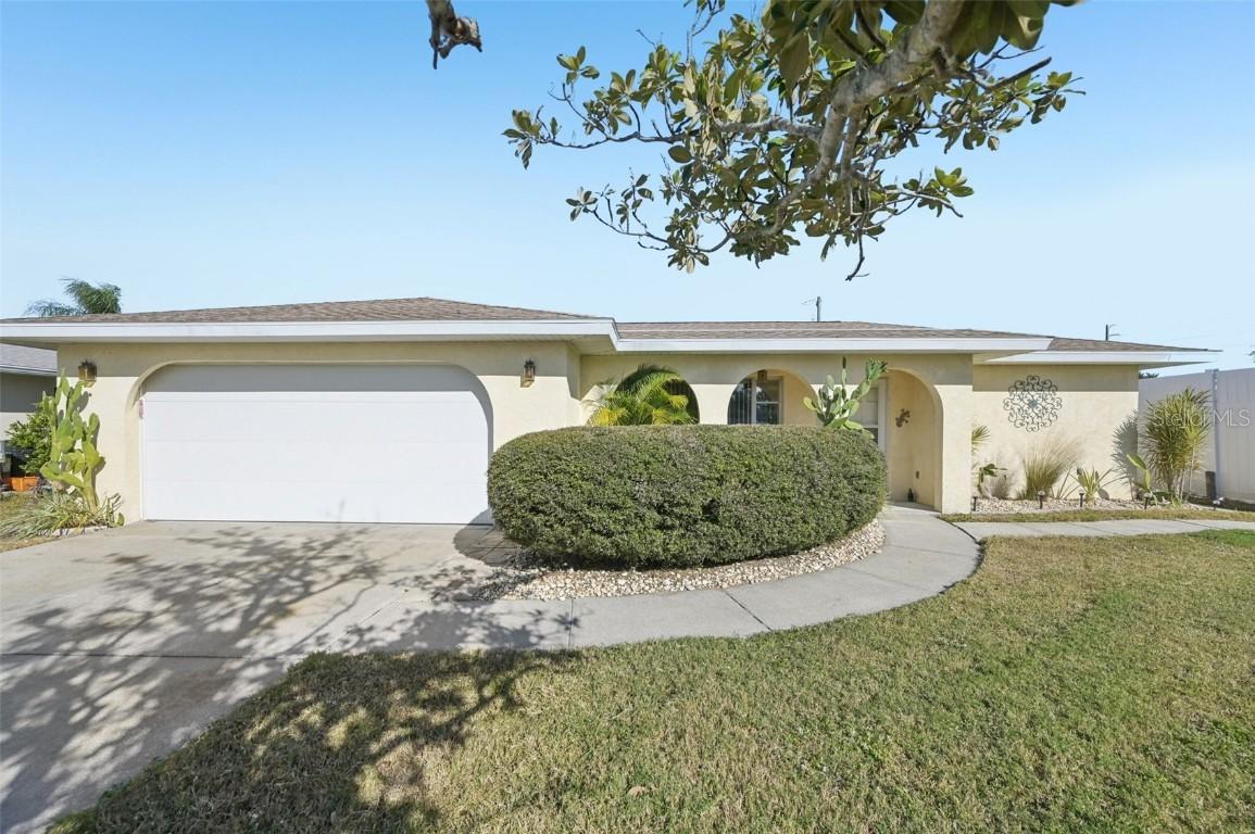 1741 Bayonne St., Sarasota, FL 34231