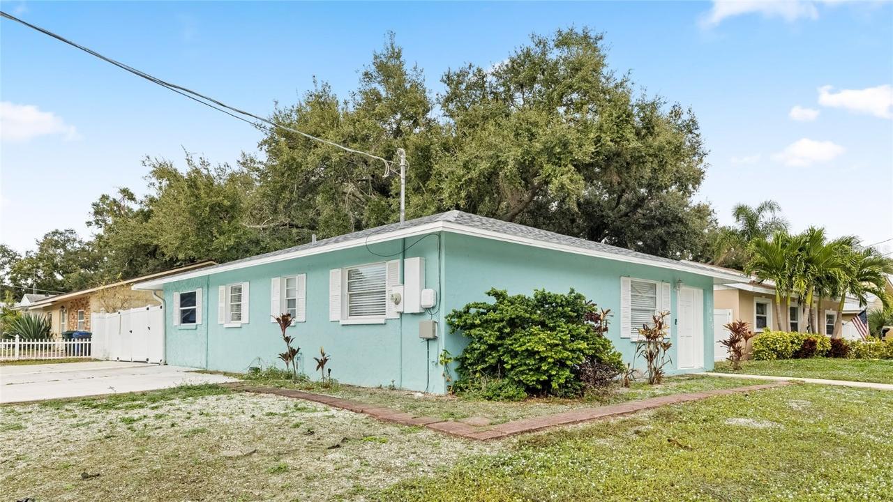 3825 Proctor Rd., Sarasota, FL 34233