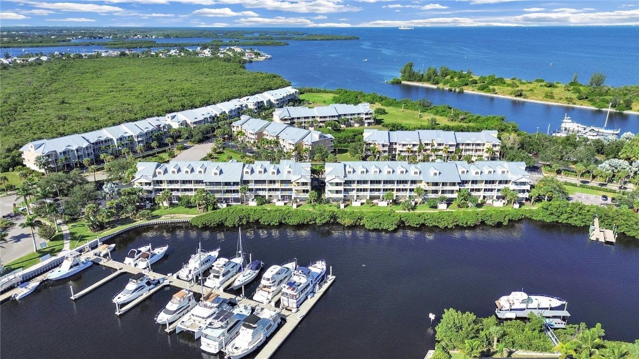 423 Bahia Beach Blvd., Ruskin, FL 33570