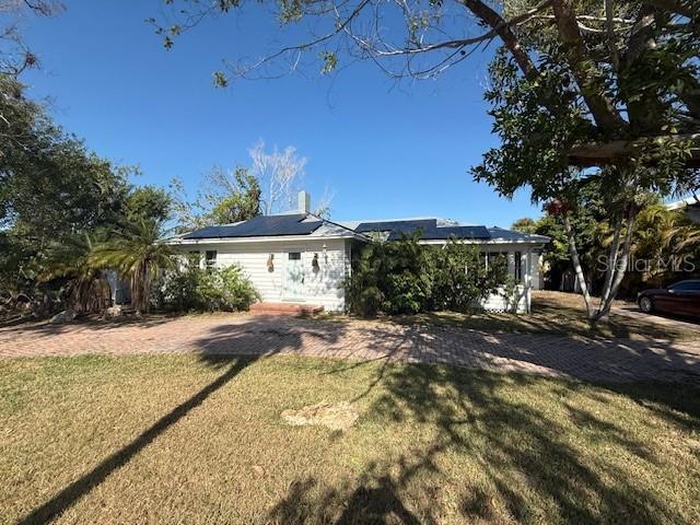 617 Siesta Dr., Sarasota, FL 34242