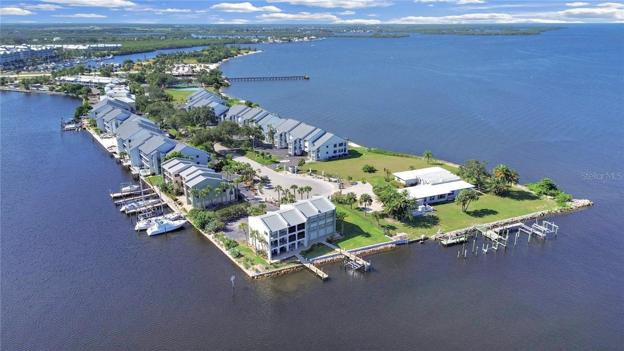 907 Bahia Del Sol Dr., Ruskin, FL 33570