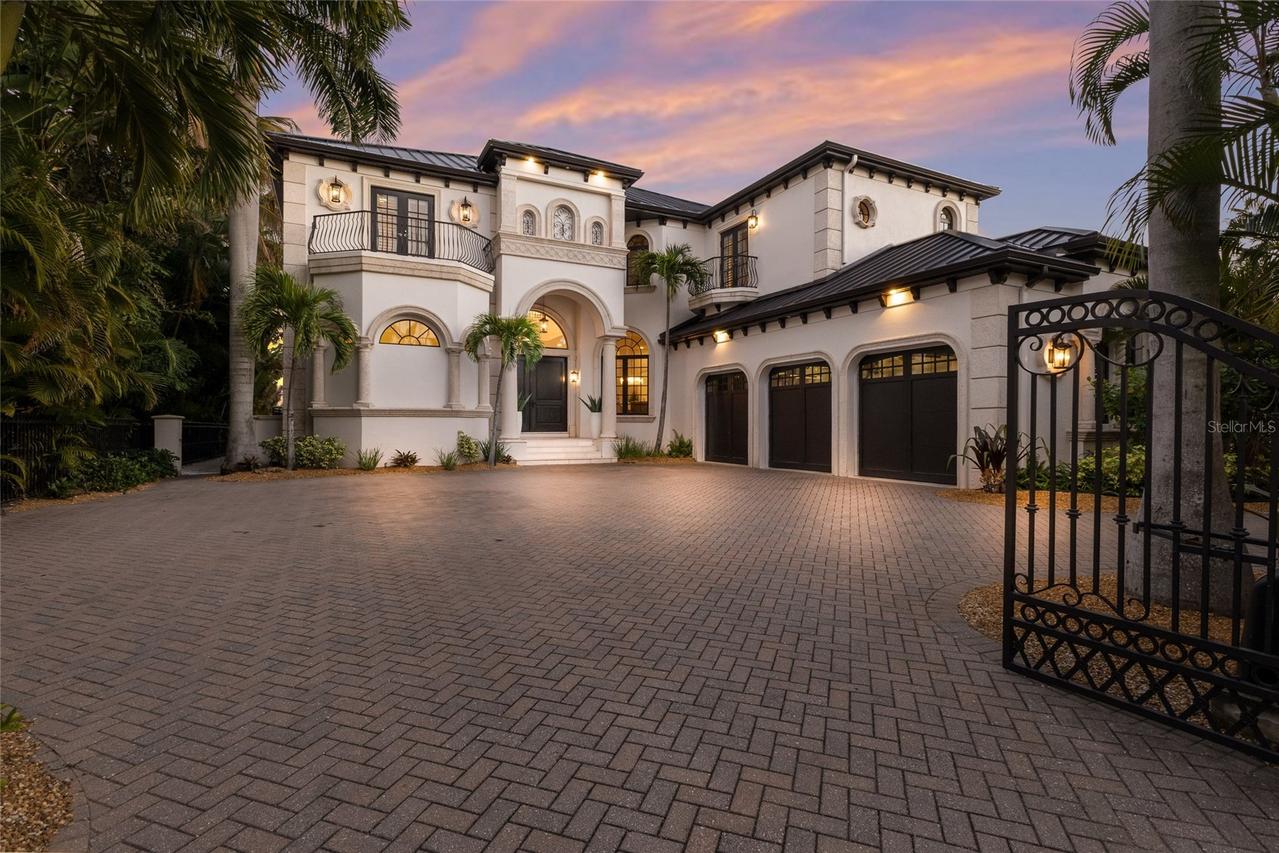 1418 John Ringling Pkwy., Sarasota, FL 34236