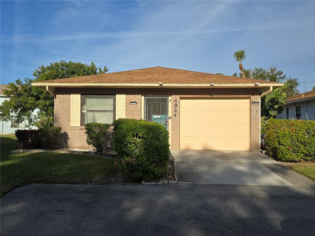 4924 Live Oak Cir. #115, Bradenton, FL 34207