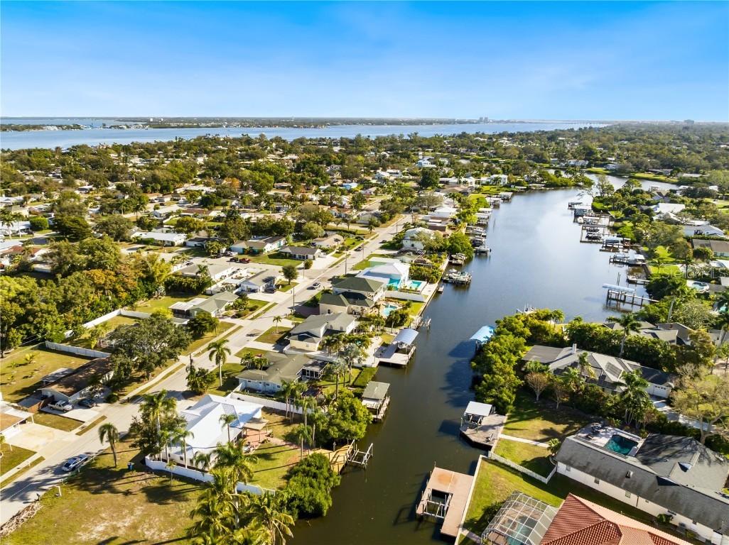 6911 9th Ave., Bradenton, FL 34209