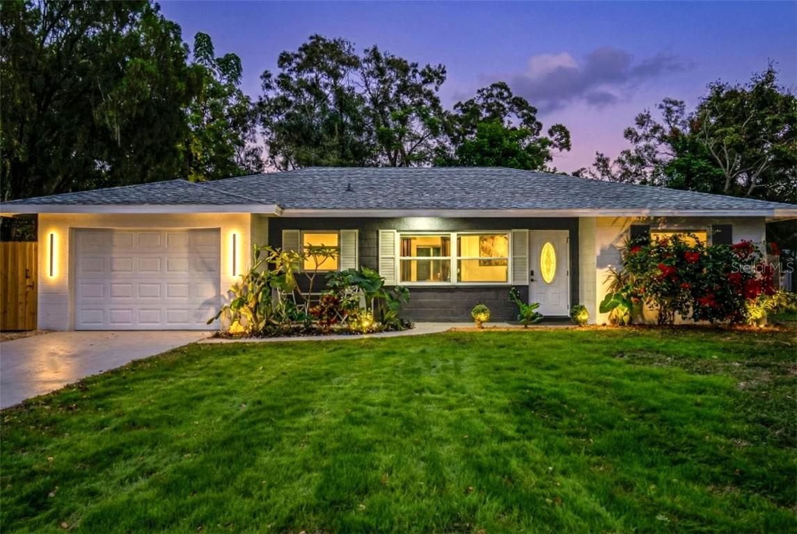 3015 Vinson Ave., Sarasota, FL 34232