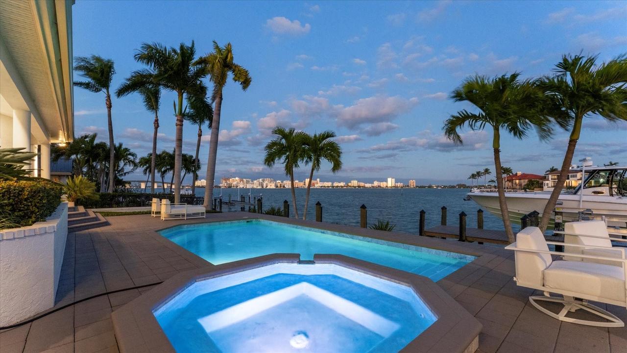259 Robin Dr., Sarasota, FL 34236