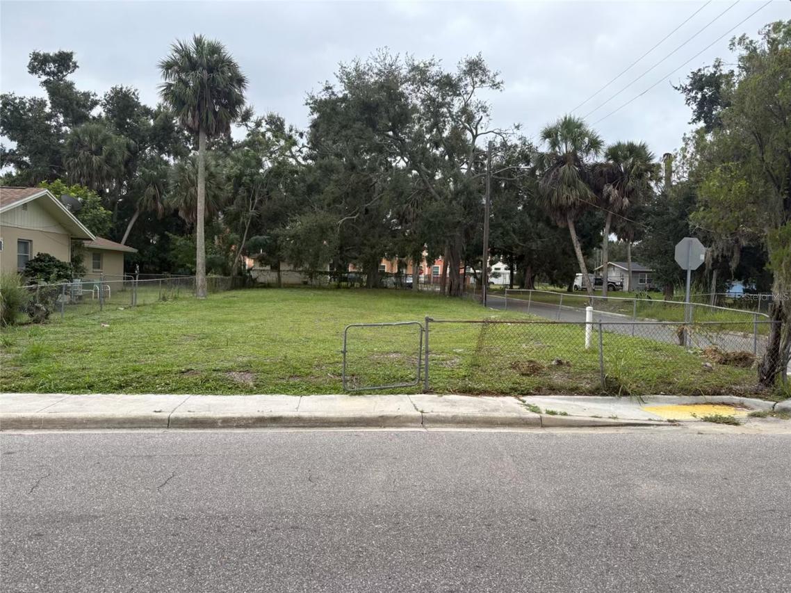 1626 22nd St., Sarasota, FL 34234