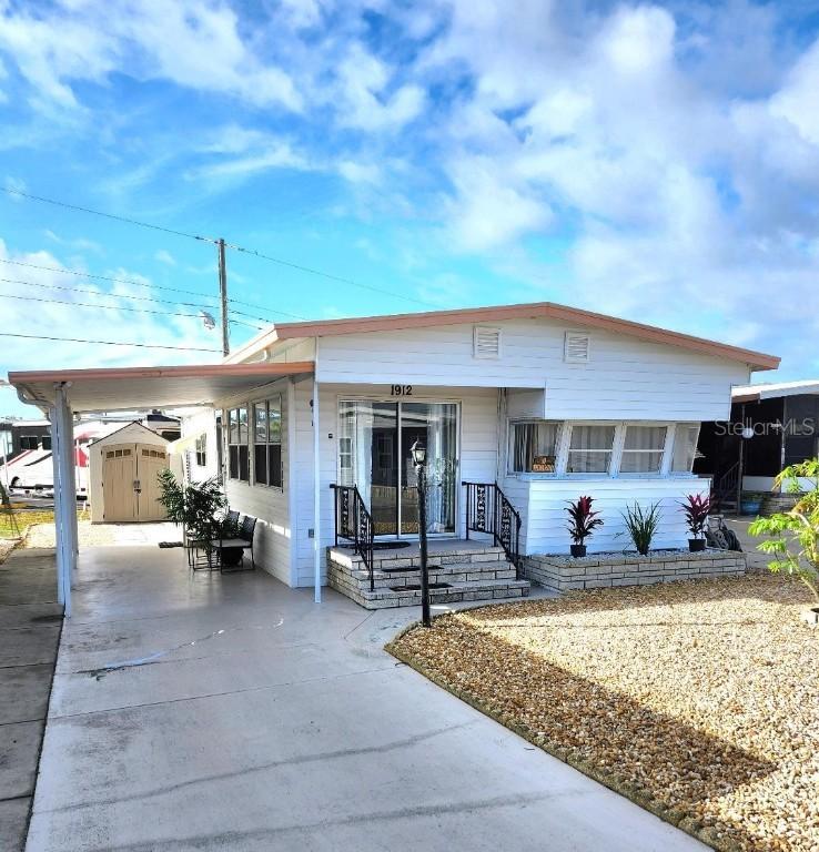 1912 Iowa Ave., Bradenton, FL 34207