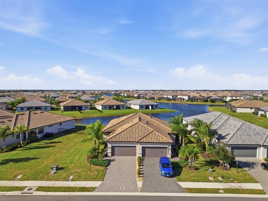 16079 Sunny Day Dr., Bradenton, FL 34211