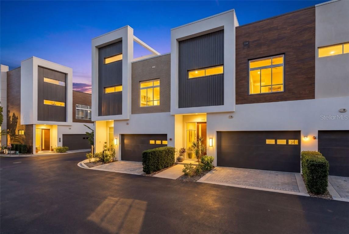 234 Cosmopolitan Ct., Sarasota, FL 34236