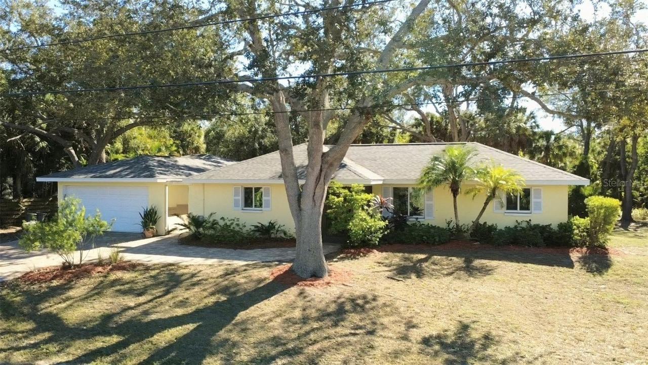 1710 Robbins Road, Nokomis, FL 34275