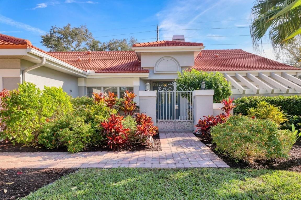 4305 Highland Oaks Cir., Sarasota, FL 34235