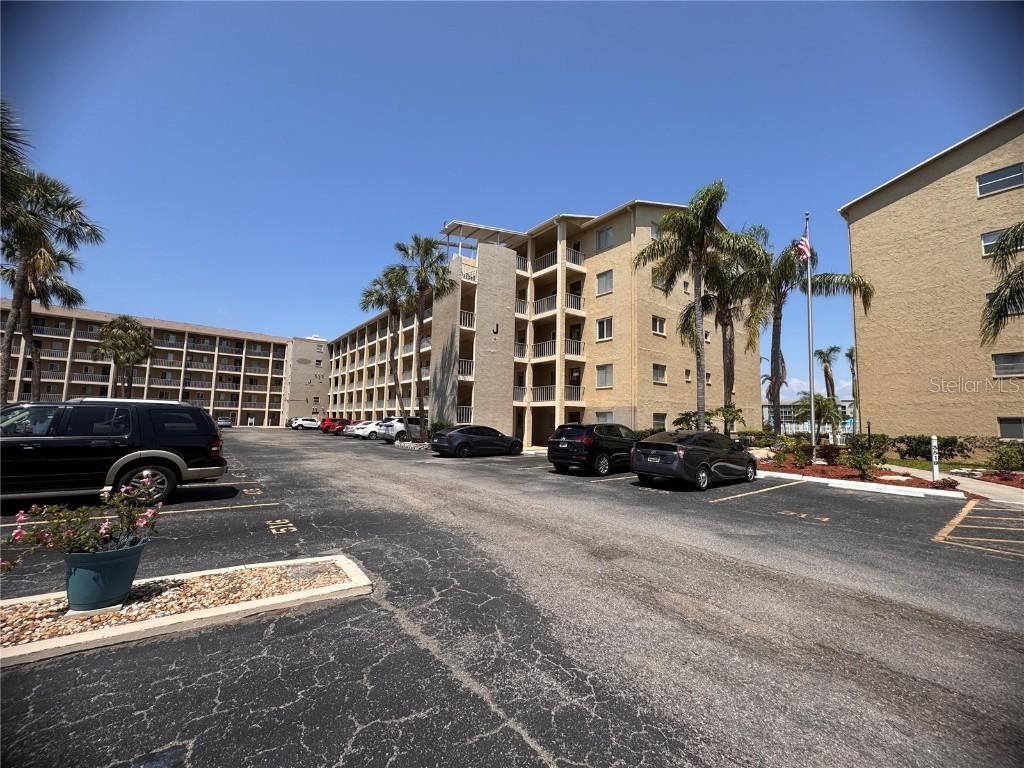 3647 Lake Bayshore Dr. #J416, Bradenton, FL 34205