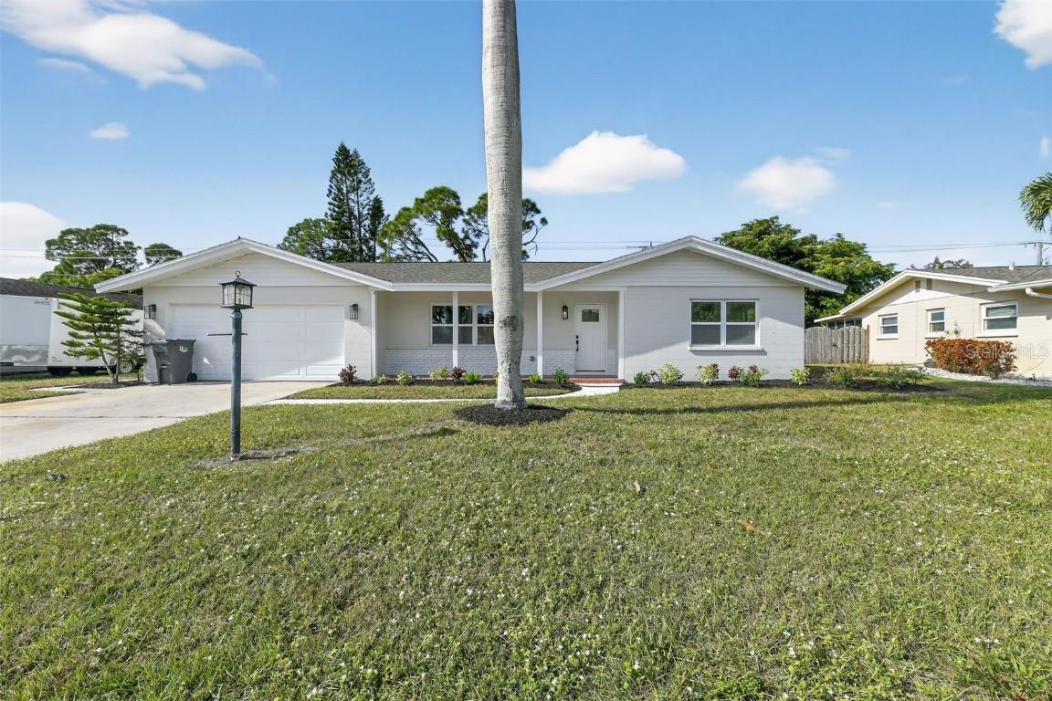 6224 7th Avenue Dr., Bradenton, FL 34209
