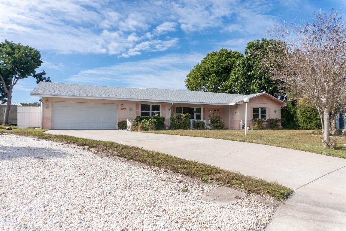 3614 22nd Ave., Bradenton, FL 34205