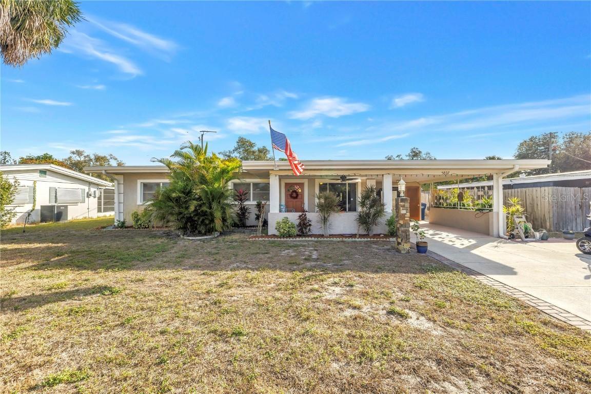 5807 24th St., Bradenton, FL 34207