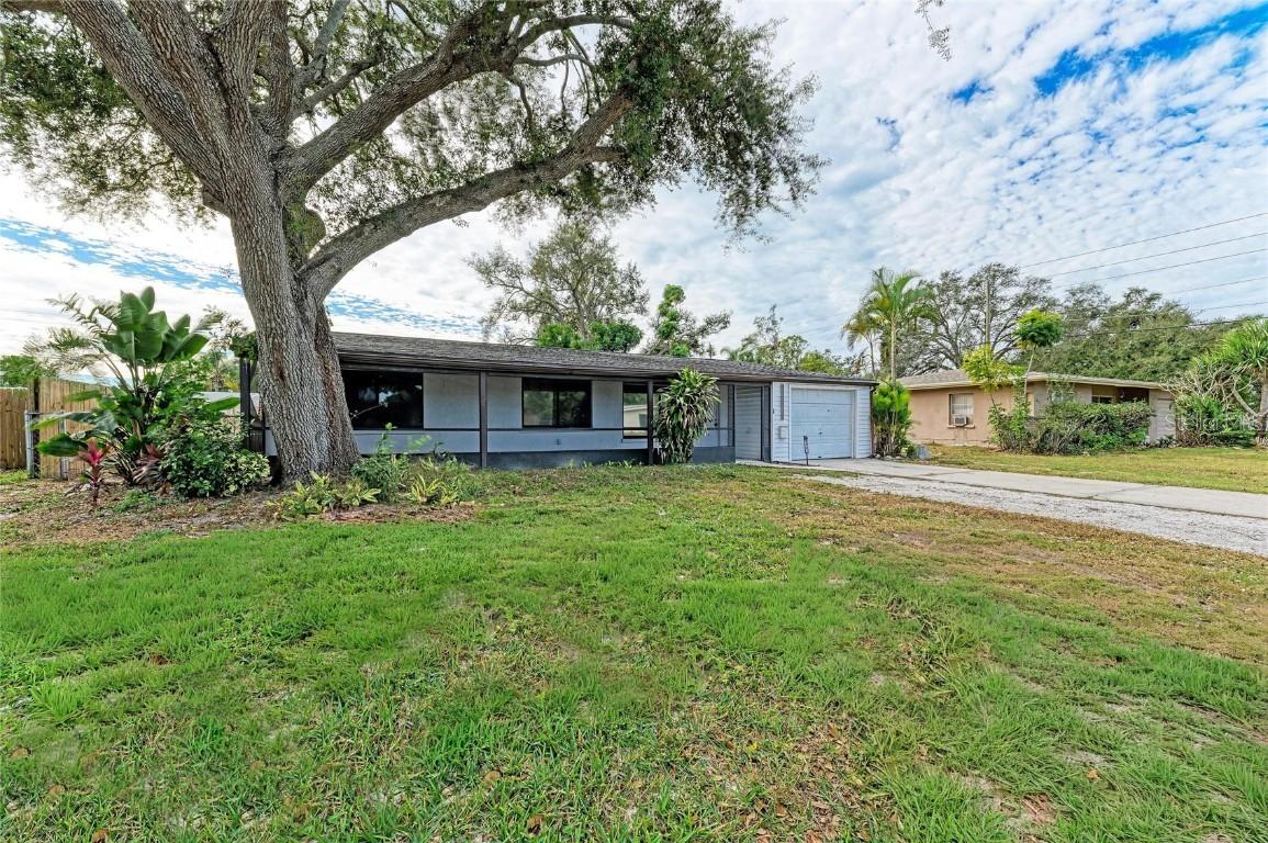 3307 20th Ave., Bradenton, FL 34205