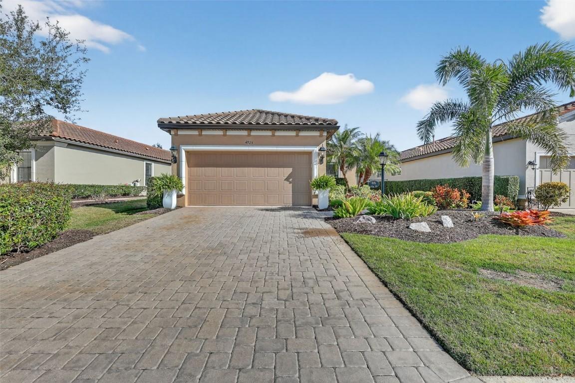 4925 Savona Run, Bradenton, FL 34211