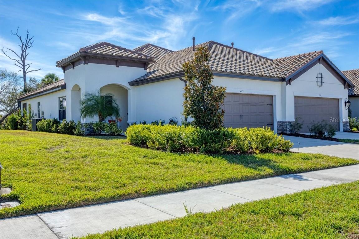 221 Palidoro Cir., Nokomis, FL 34275