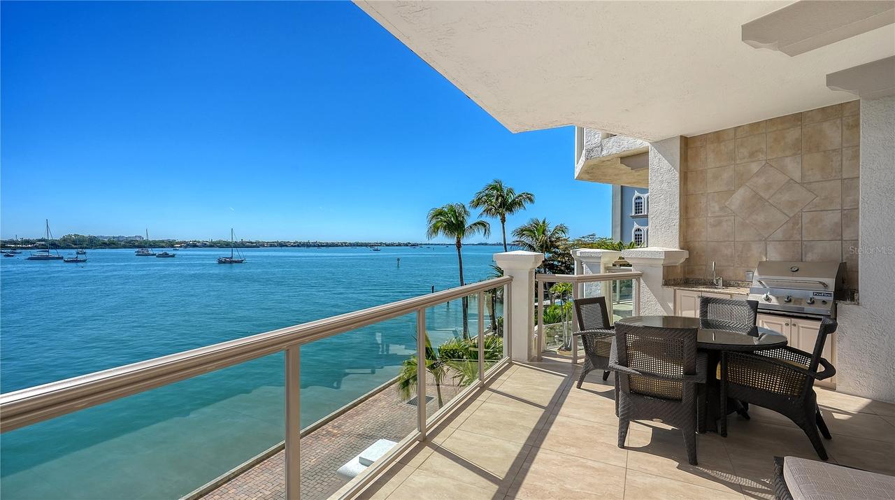 464 Golden Gate Point #304, Sarasota, FL 34236