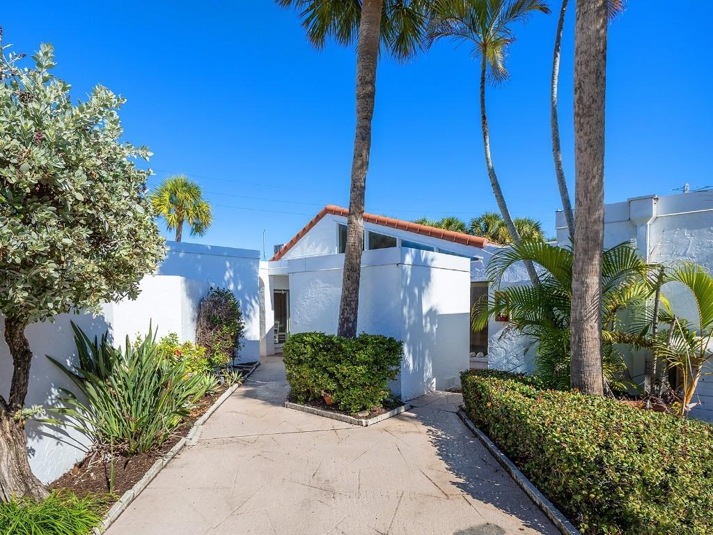 1585 Tarpon Center Dr. #31, Venice, FL 34285