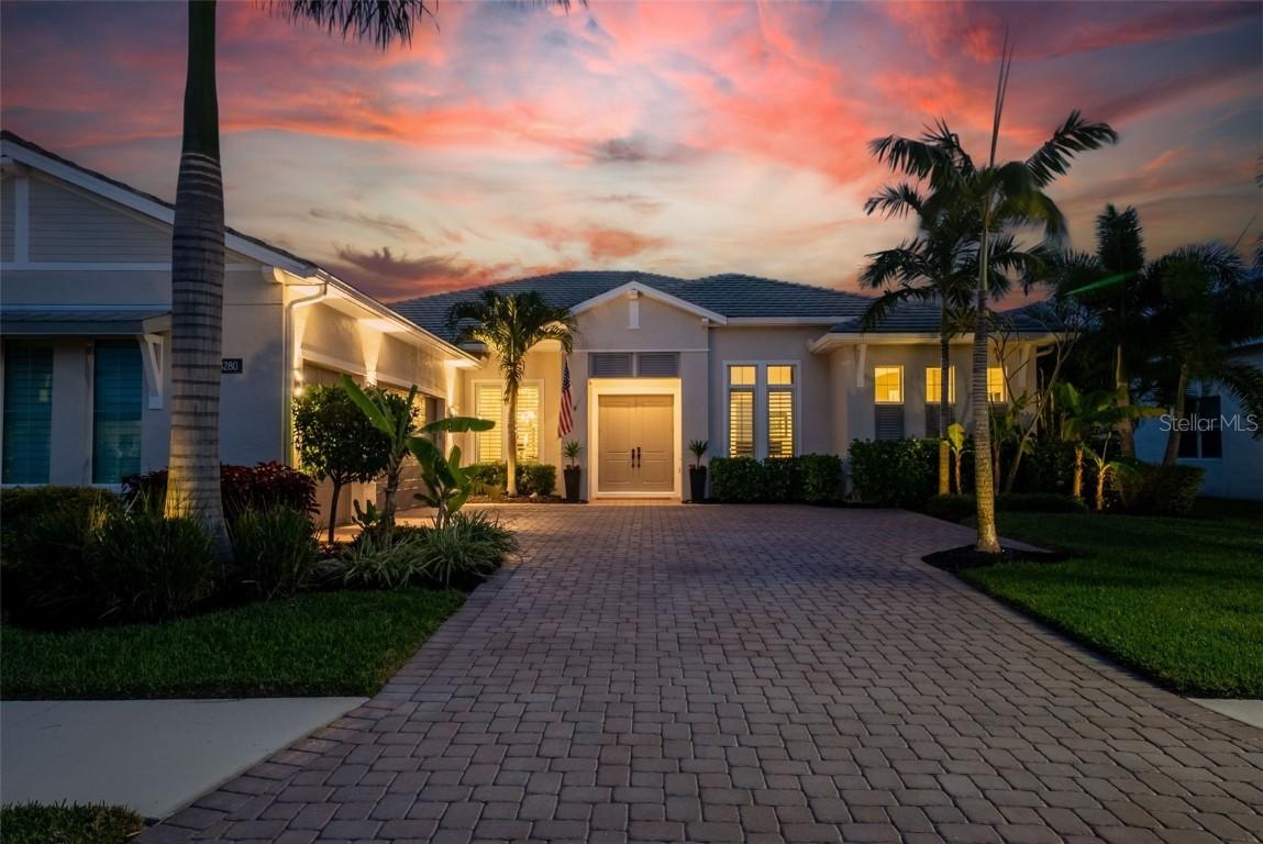 8280 Redonda Loop, Lakewood Ranch, FL 34202