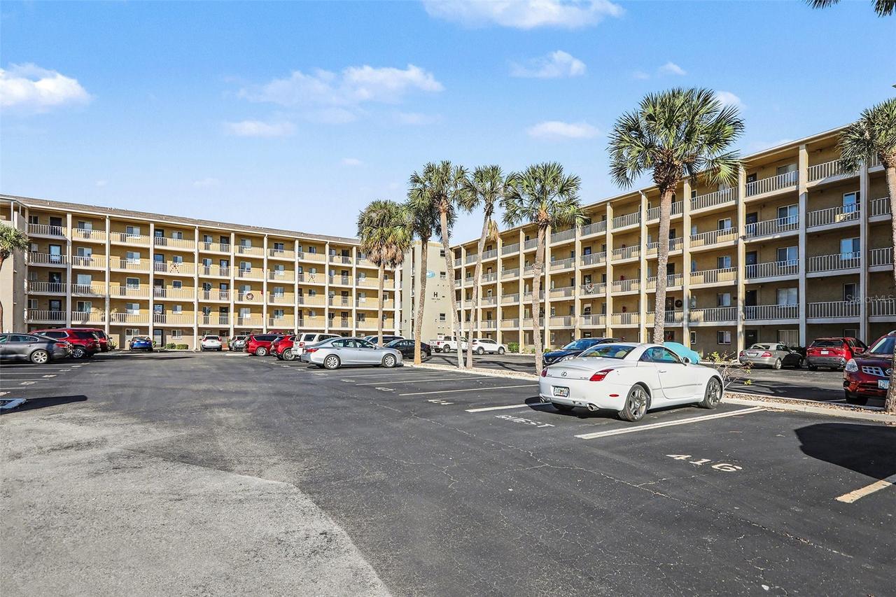 3723 Lake Bayshore Dr. #H206, Bradenton, FL 34205