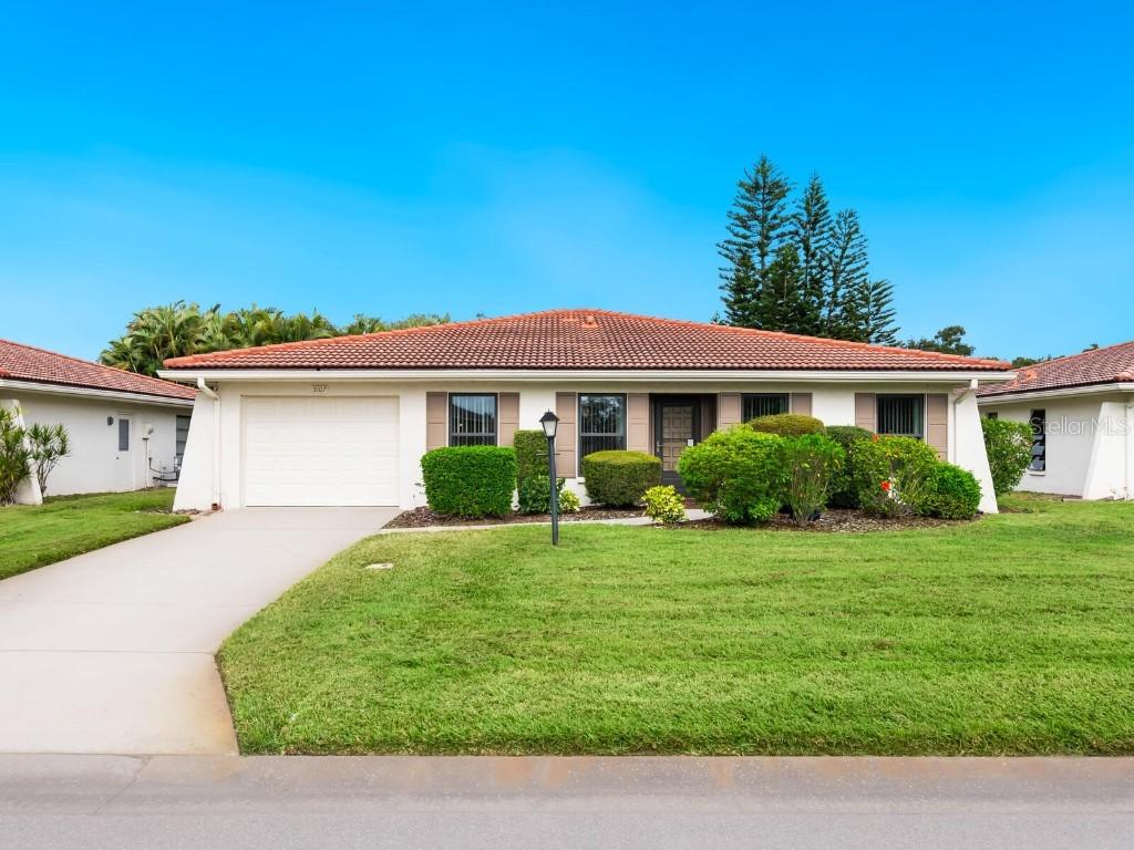 5107 Greencroft Rd. #23, Sarasota, FL 34235