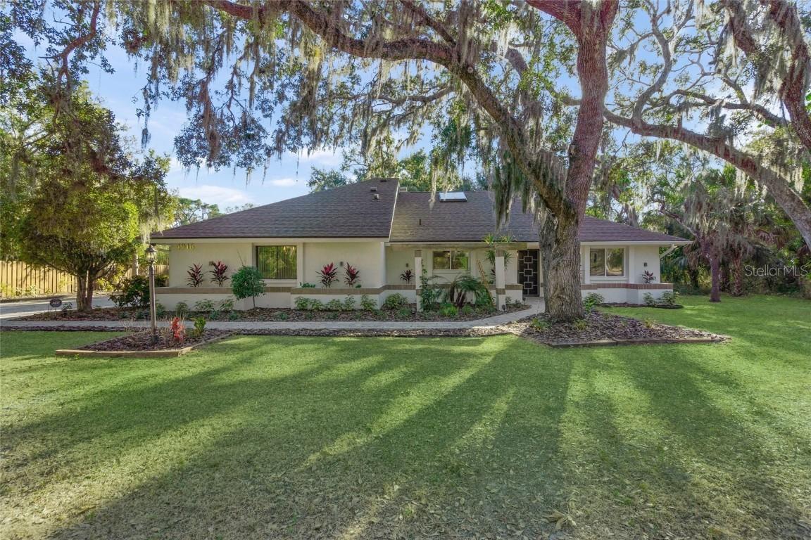 4916 Hidden Oaks Tr., Sarasota, FL 34232