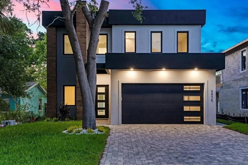 2475 Bay St., Sarasota, FL 34237