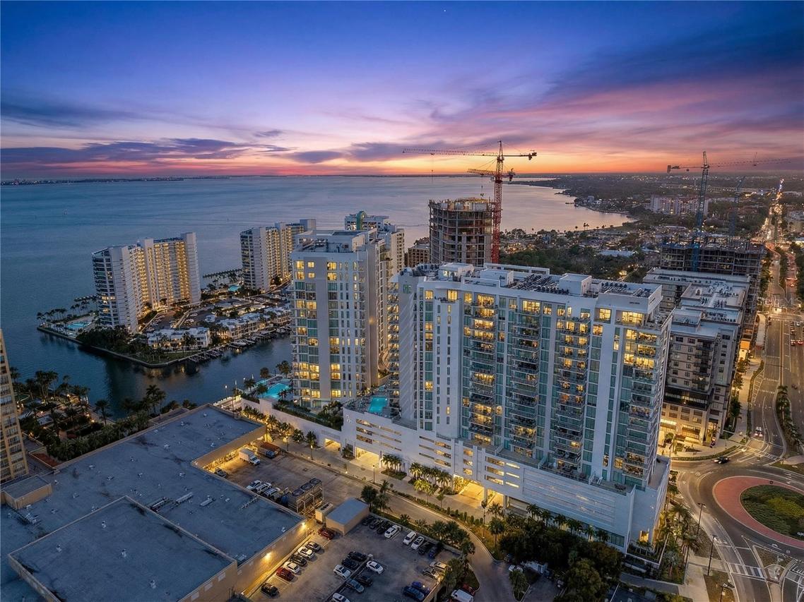 301 Quay Commons #1807, Sarasota, FL 34236