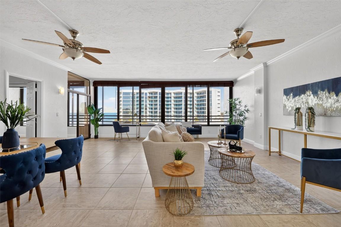 1102 Benjamin Franklin Dr. #PH 809, Sarasota, FL 34236