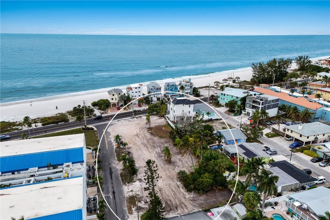 1101 Gulf Dr., Bradenton Beach, FL 34217