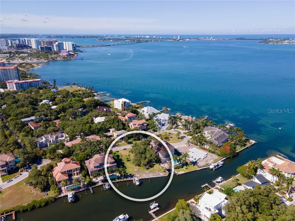 955 Whitakers Ln., Sarasota, FL 34236