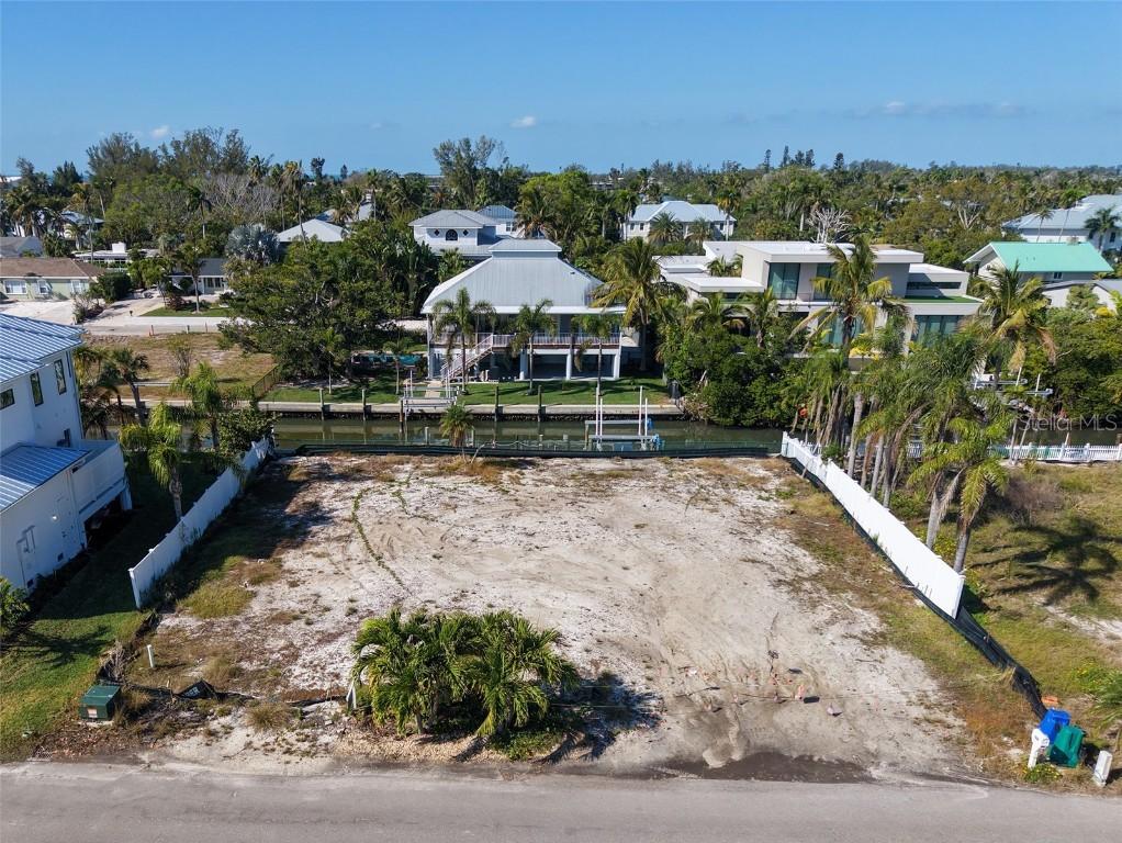 579 Bayview Dr., Longboat Key, FL 34228