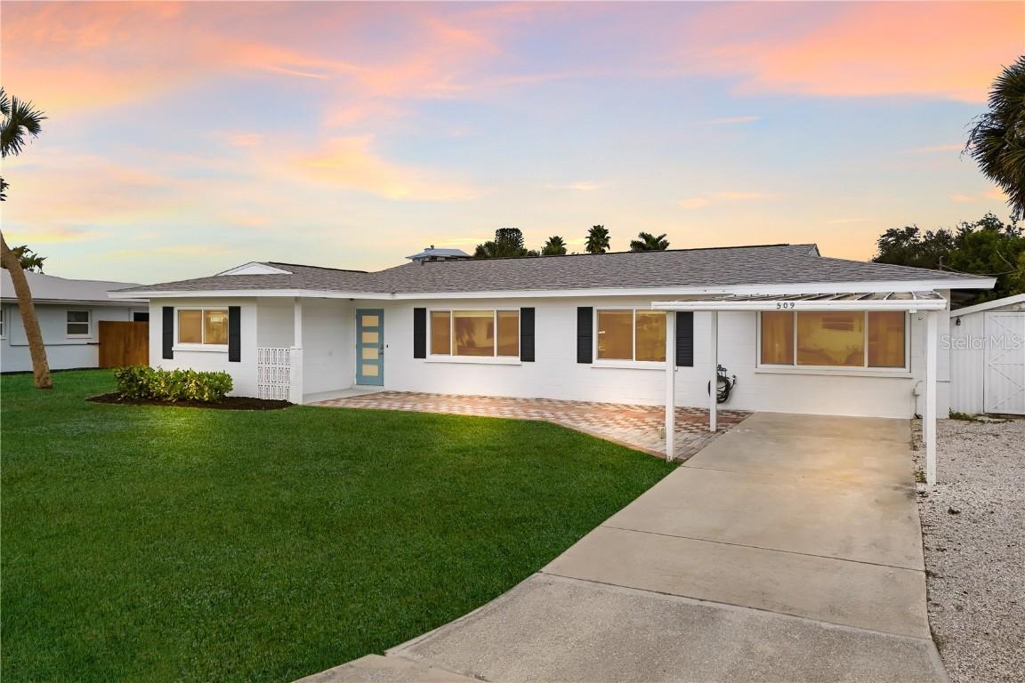 509 Buena Vista Dr., Nokomis, FL 34275