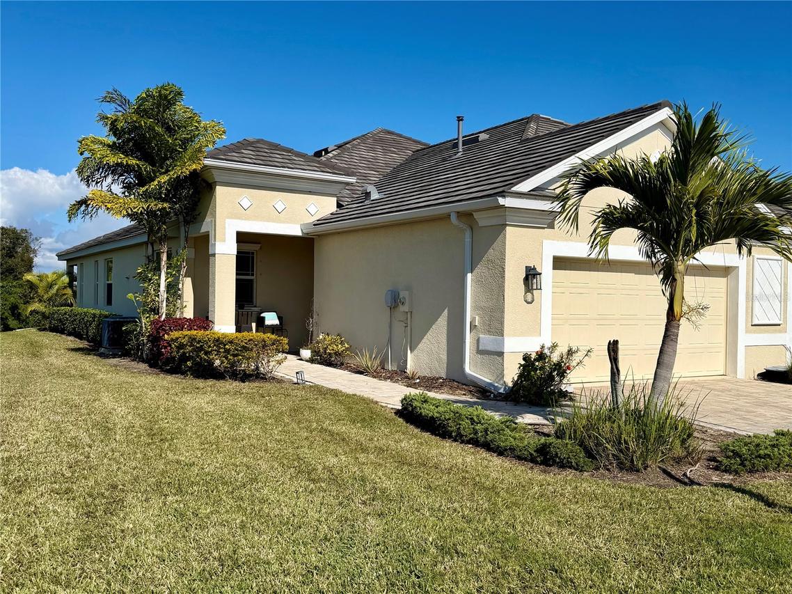 3105 Trustee Ave., Sarasota, FL 34243