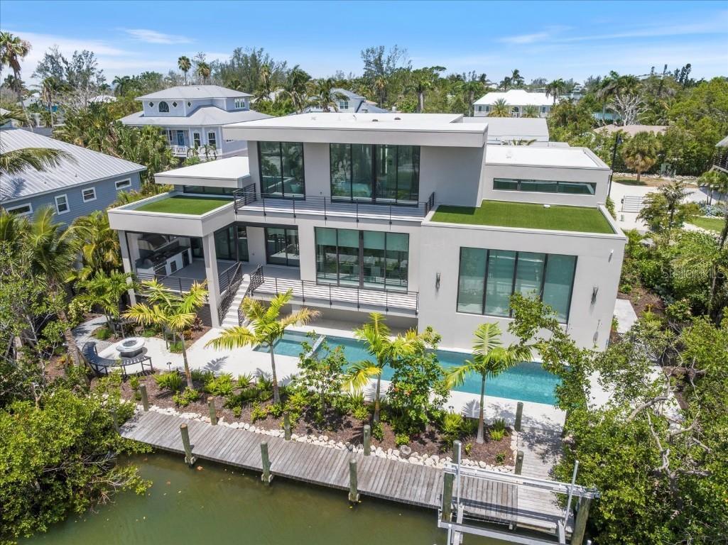 590 De Narvaez Dr., Longboat Key, FL 34228