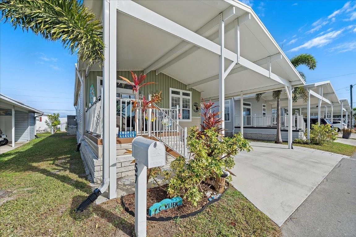 57 Edessa Dr., Palmetto, FL 34221