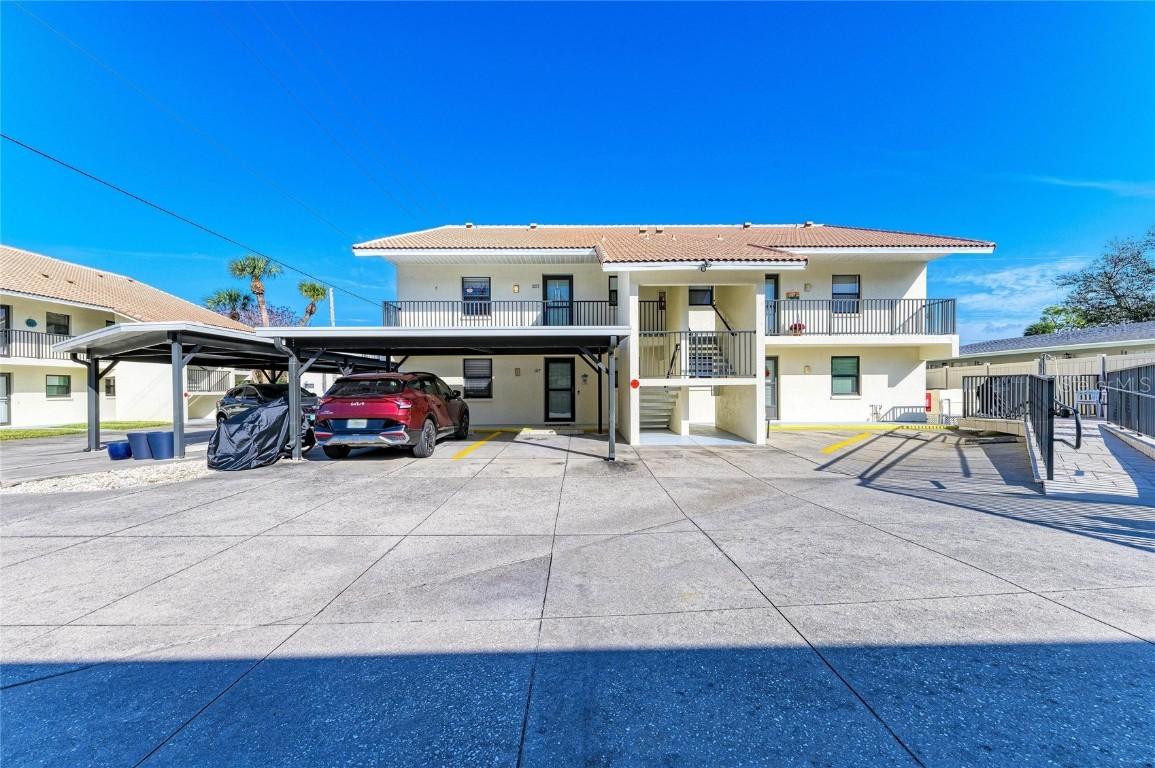 525 Barcelona Ave. #207, Venice, FL 34285