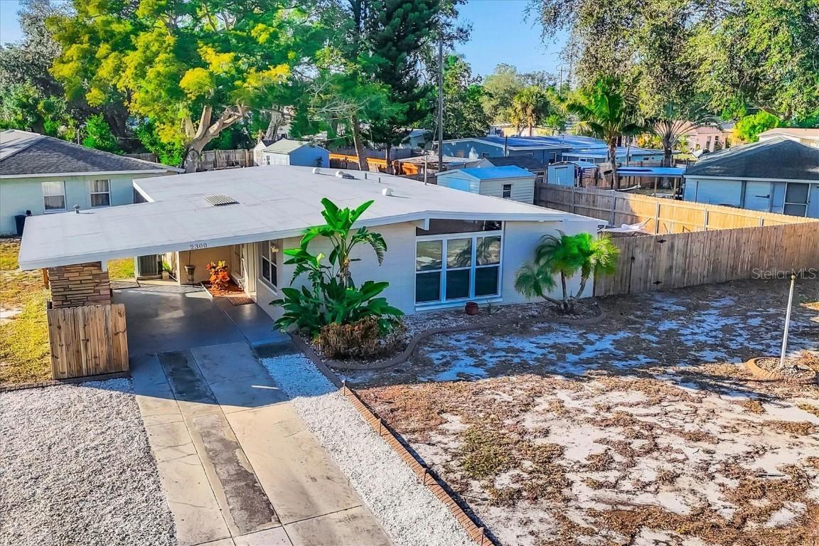 2300 Georgetown Rd., Bradenton, FL 34207